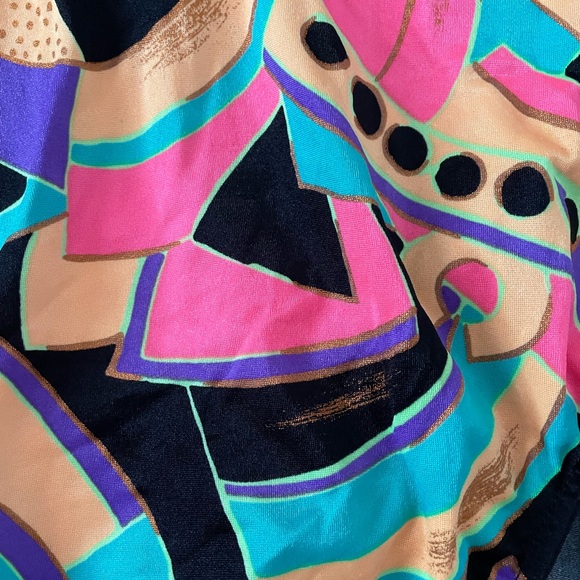 ‼️SOLD ‼️ Retro 80s Hi-thigh Geometric Swimsuit - Picture 11 of 14